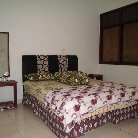 Griya Putri Dewi Guesthouse Γιογκιακάρτα Εξωτερικό φωτογραφία