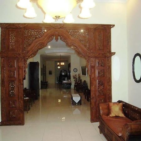Griya Putri Dewi Guesthouse Γιογκιακάρτα Εξωτερικό φωτογραφία