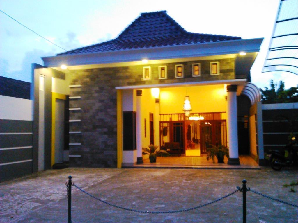 Griya Putri Dewi Guesthouse Γιογκιακάρτα Εξωτερικό φωτογραφία
