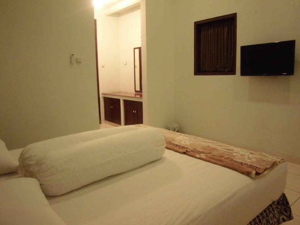 Griya Putri Dewi Guesthouse Γιογκιακάρτα Εξωτερικό φωτογραφία