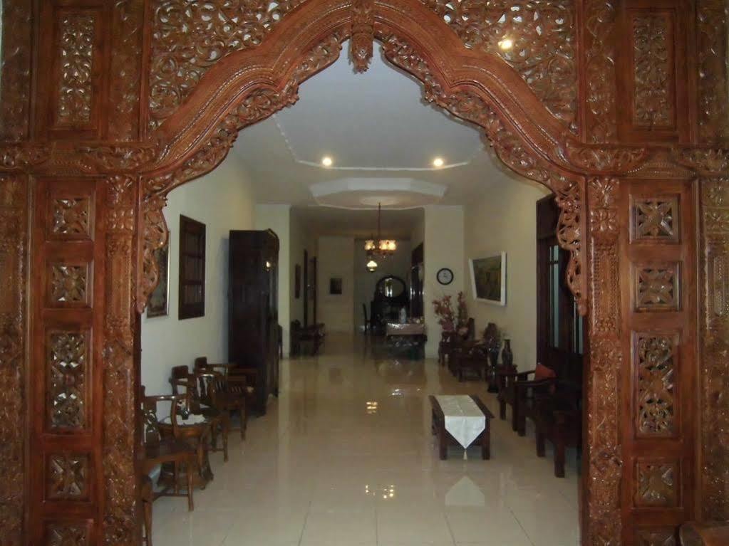 Griya Putri Dewi Guesthouse Γιογκιακάρτα Εξωτερικό φωτογραφία